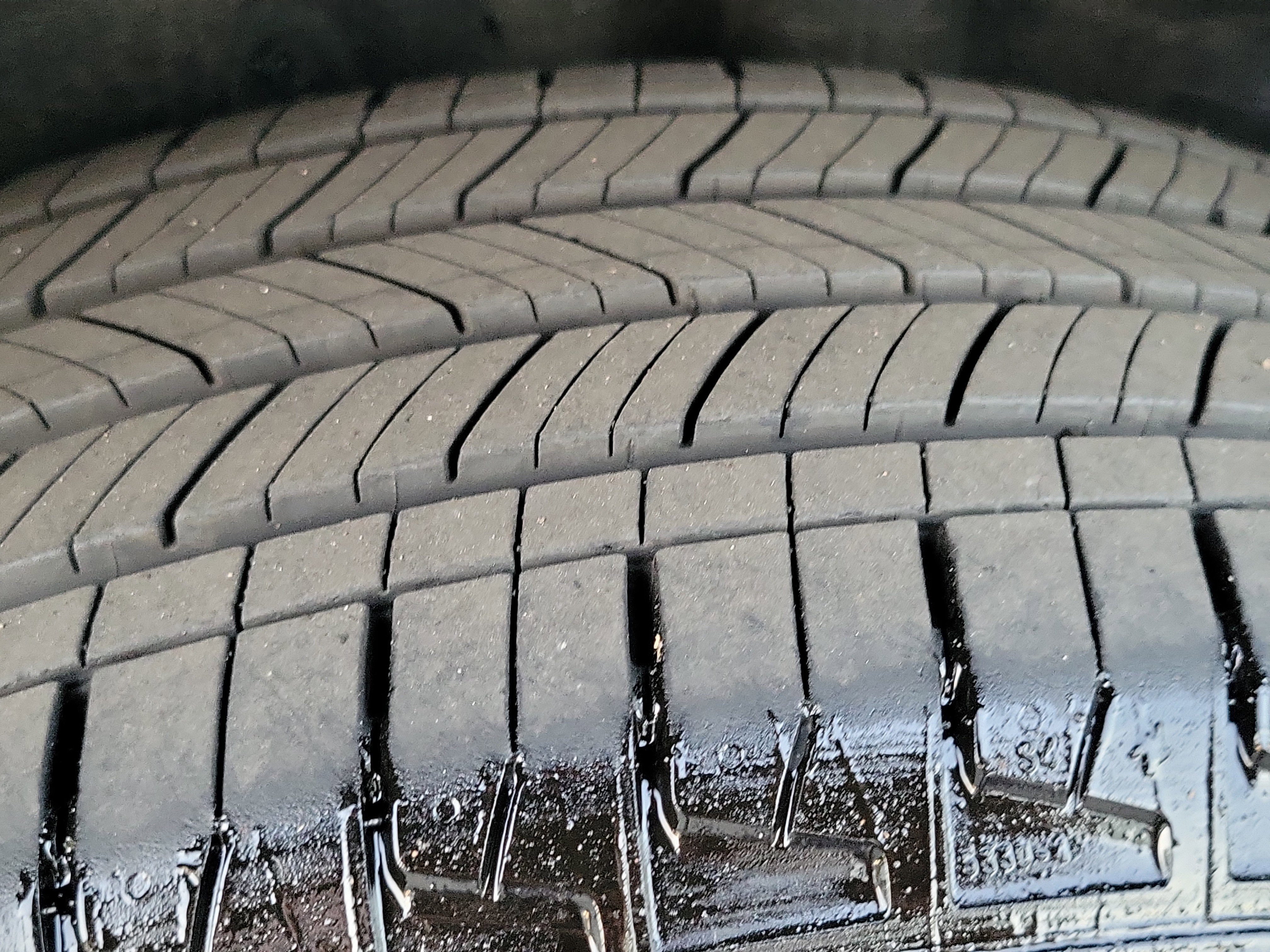 Used 2021 Toyota RAV4 XLE Premium image 25