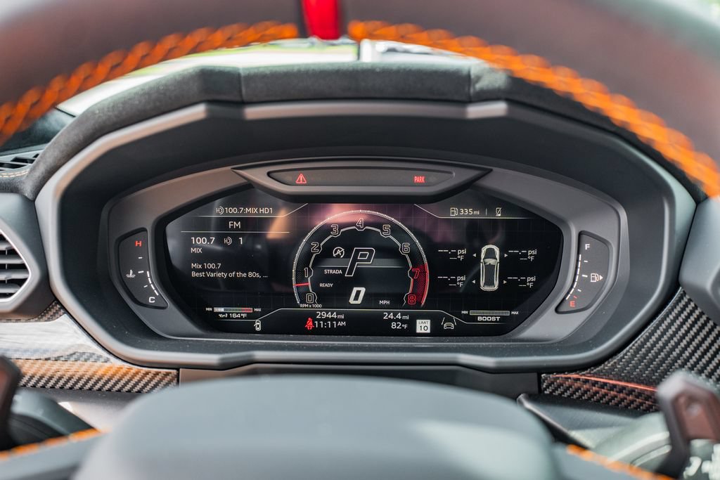 Used 2024 Lamborghini Urus Performante AWD/4WD image 29