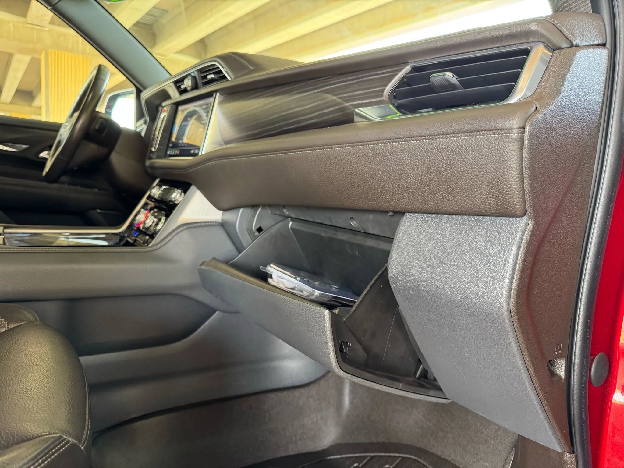 Used 2021 GMC Yukon Denali image 32