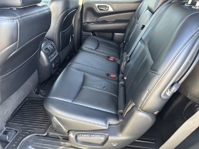 Used 2018 Nissan Pathfinder SL AWD/4WD image 12