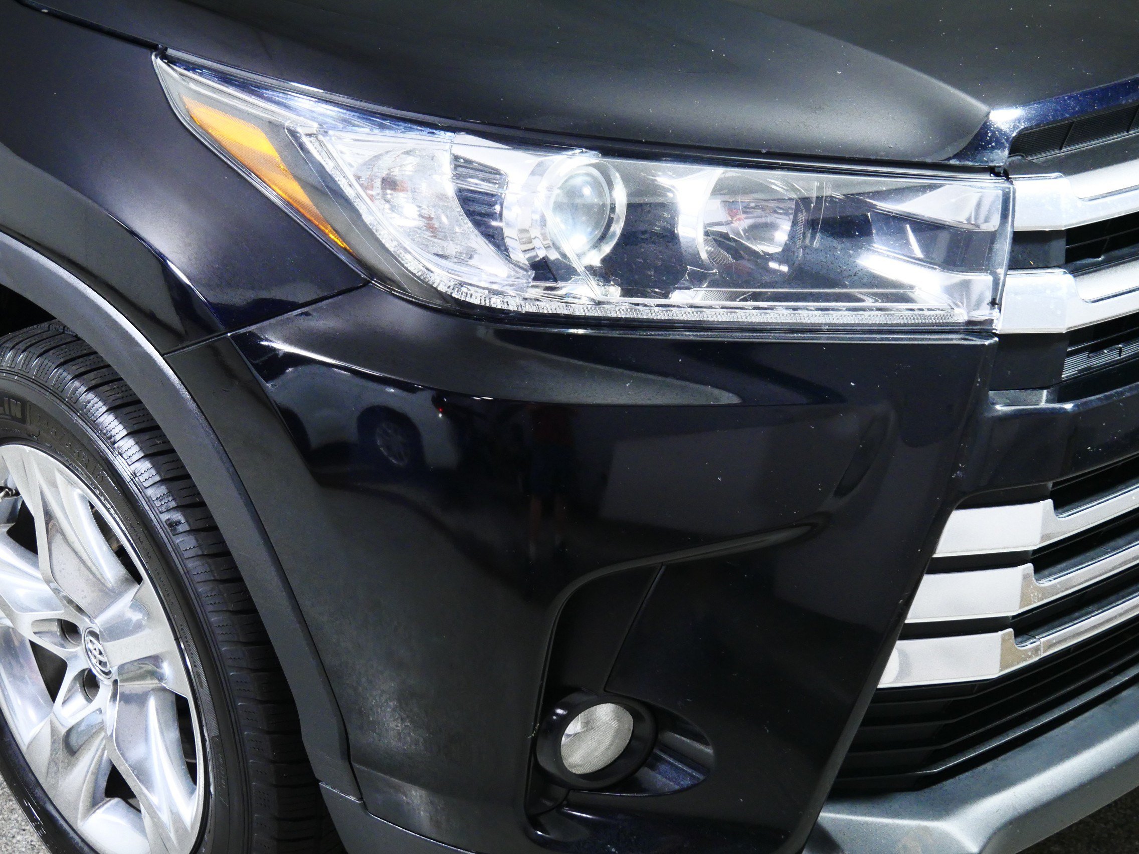 Used 2017 Toyota Highlander Limited w/ Protection Package #3 AWD/4WD image 16