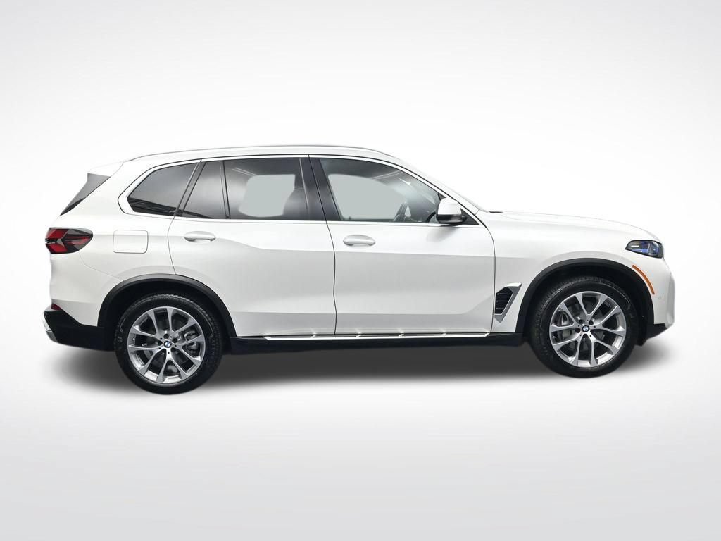 Used 2025 BMW X5 xDrive40i AWD/4WD image 4