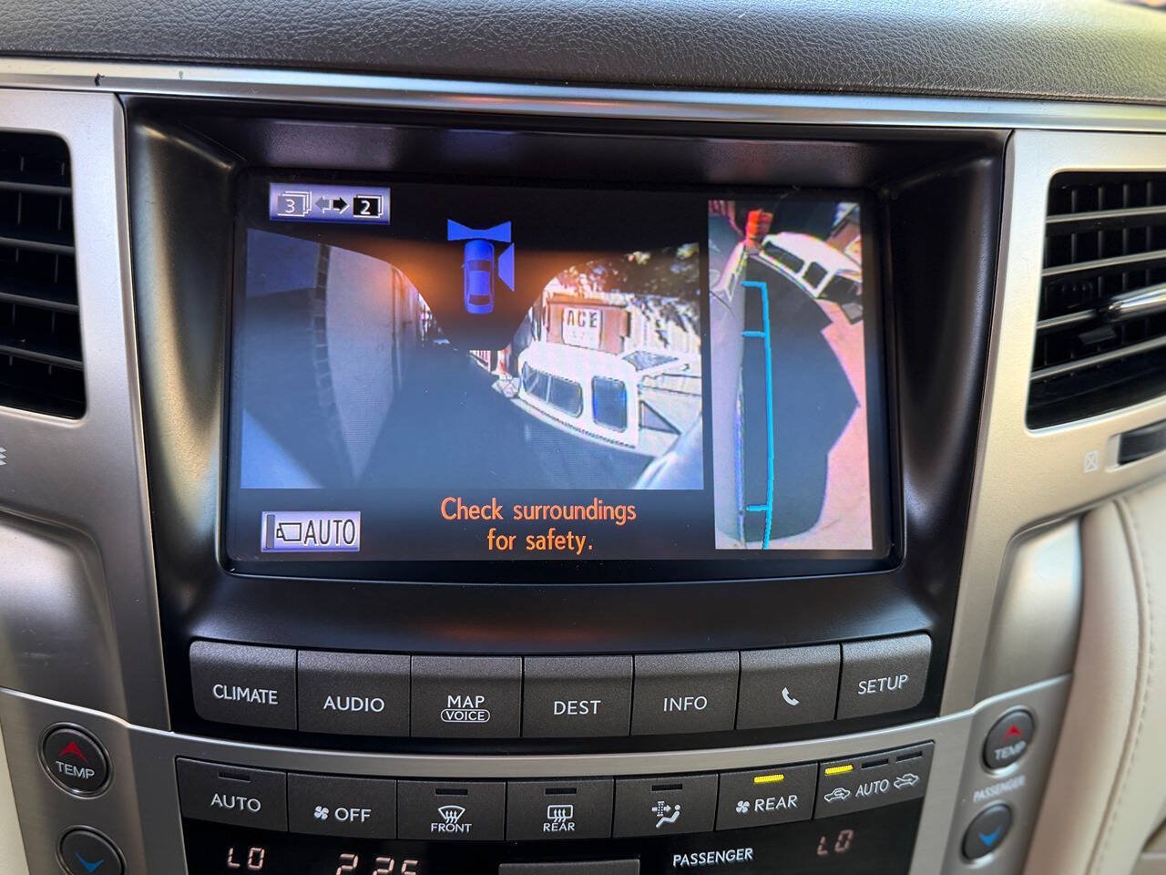 Used 2013 Lexus LX 570 4WD w/ Luxury Pkg image 88
