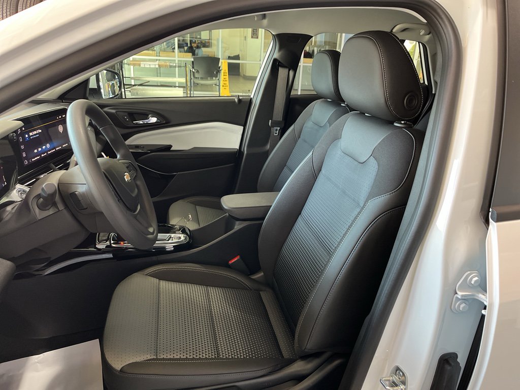 New 2026 Chevrolet Trax LT FWD image 12