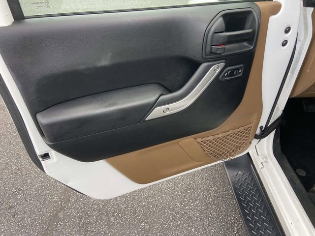 Used 2018 Jeep Wrangler Unlimited Sahara image 13