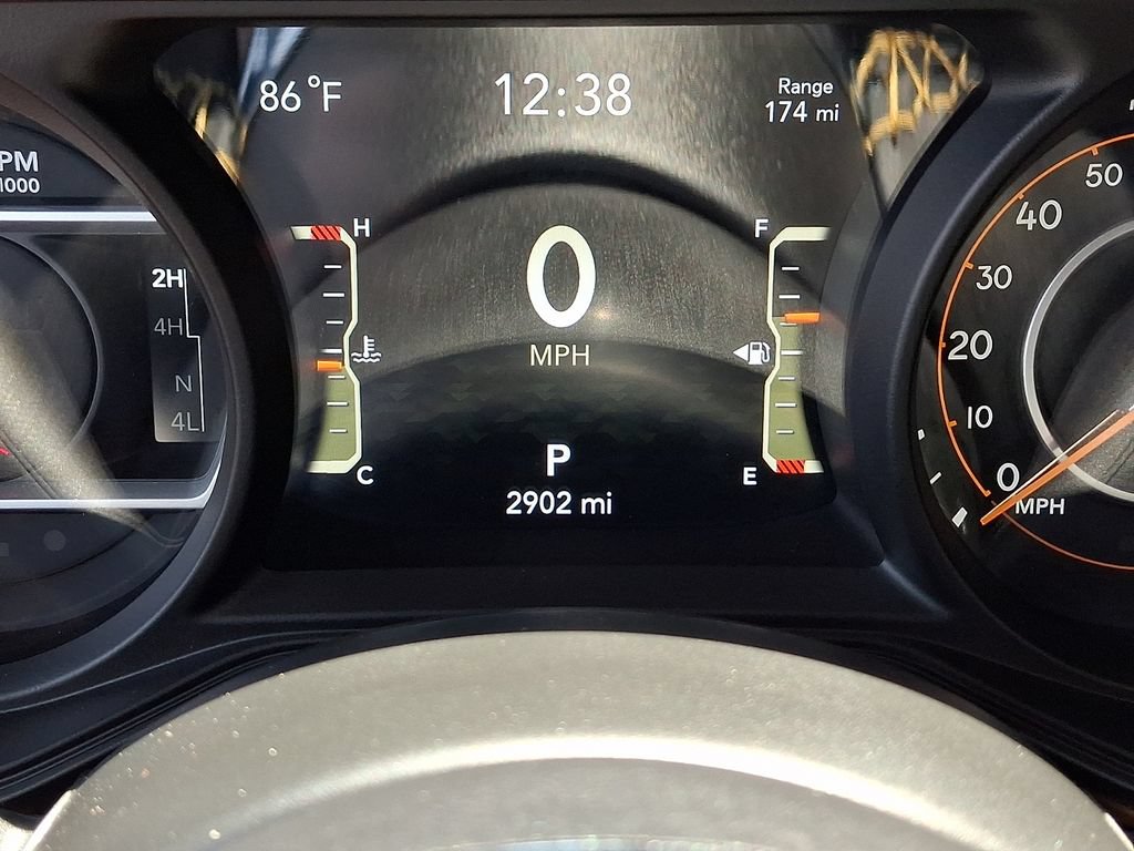 Used 2024 Jeep Wrangler Unlimited Sahara w/ Technology Group AWD/4WD image 20