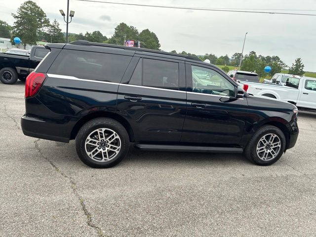 Used 2025 Ford Expedition Active AWD/4WD image 38