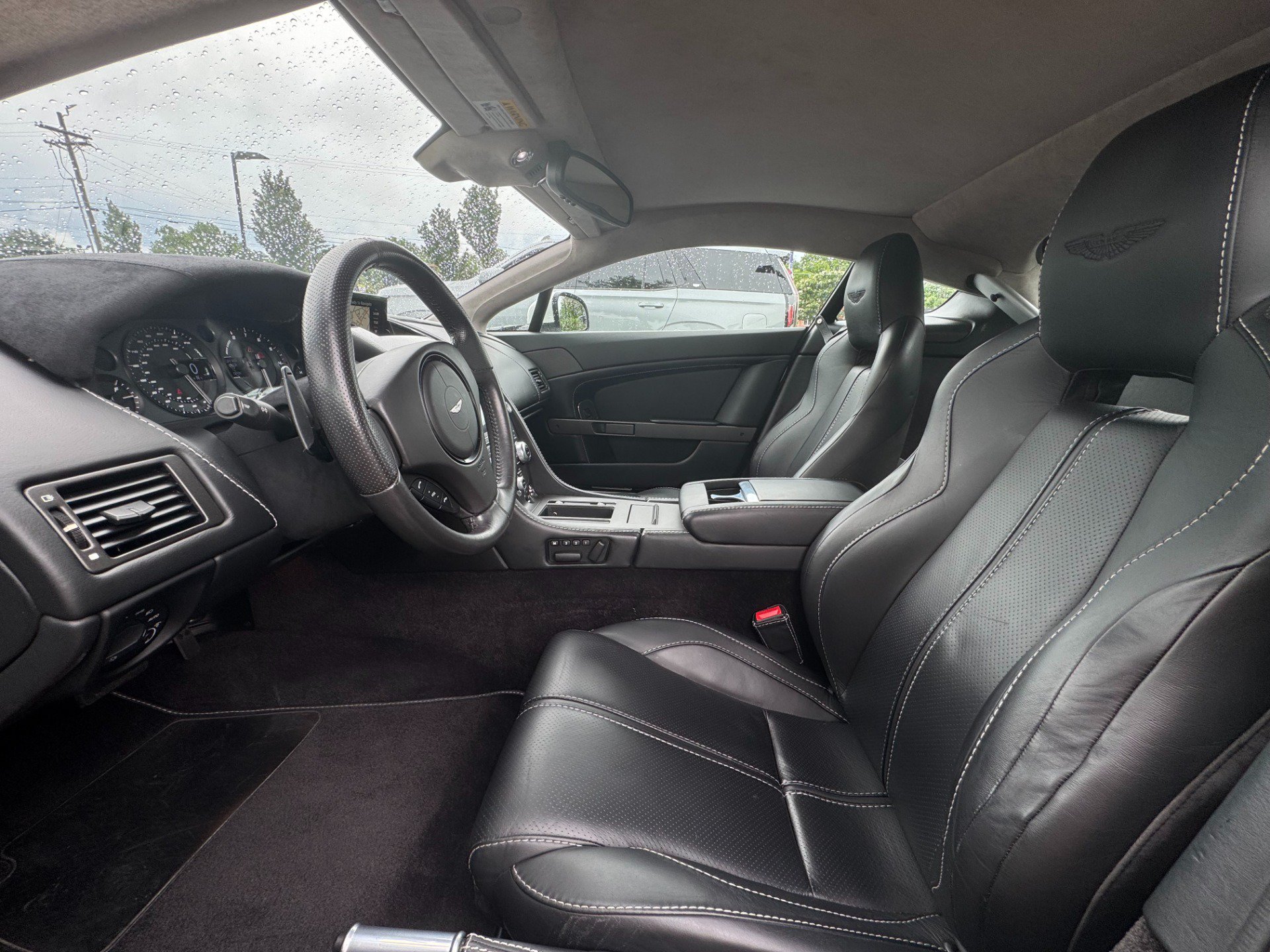 Used 2015 Aston Martin V8 Vantage GT RWD image 58