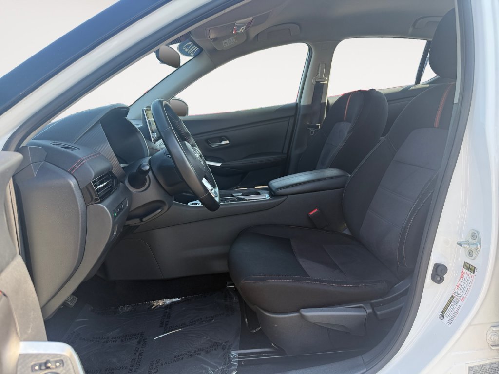 Used 2025 Nissan Sentra SR FWD image 9