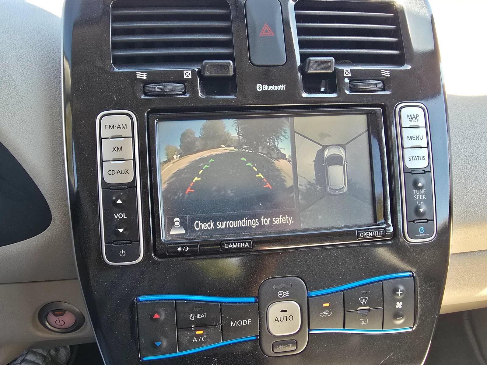 Used 2015 Nissan Leaf SV w/ LED & Quick Charge Package FWD image 15