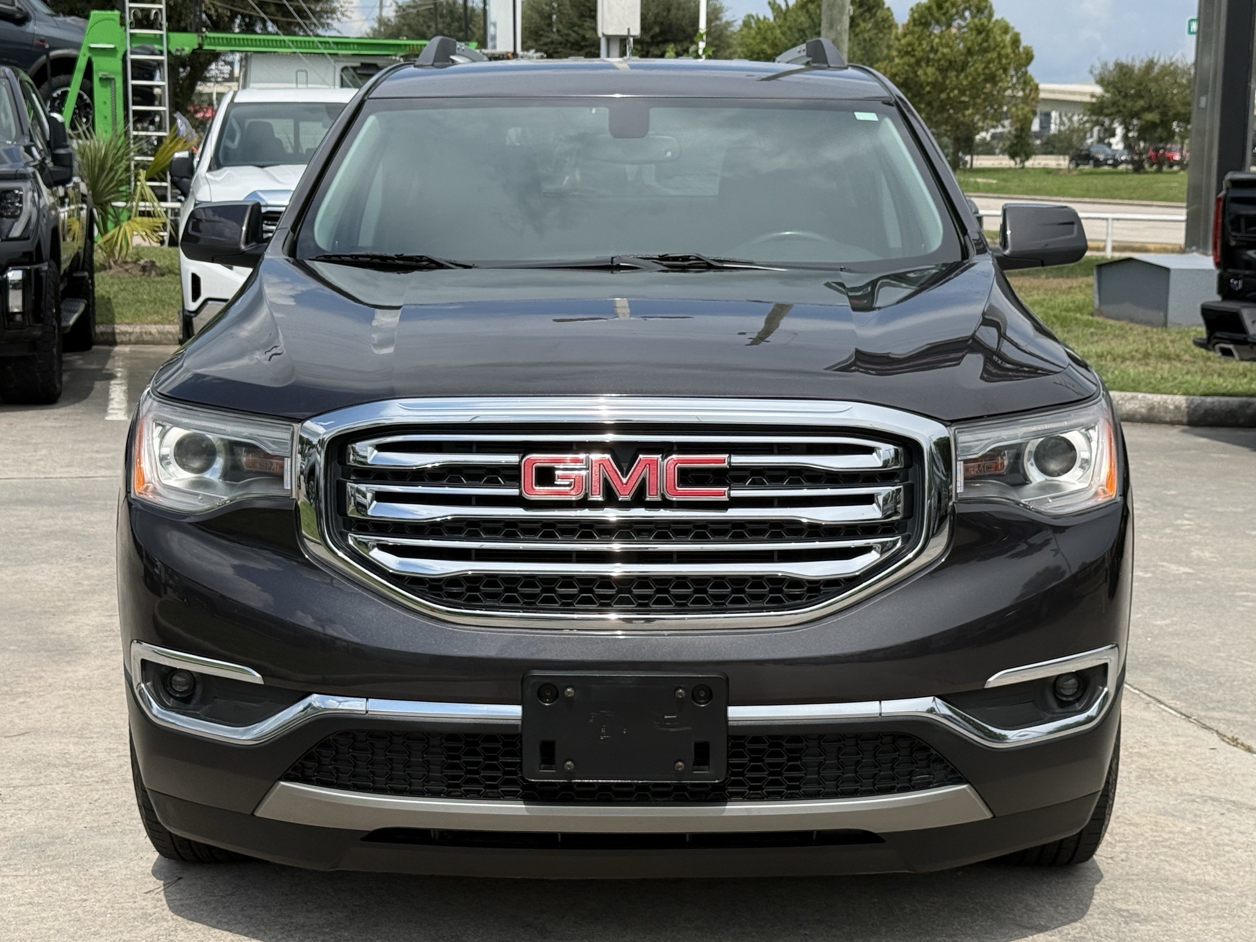 Used 2019 GMC Acadia SLT w/ LPO, Floor Liner Package FWD image 10