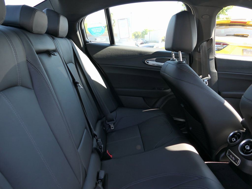 New 2024 Alfa Romeo Giulia Sprint image 24