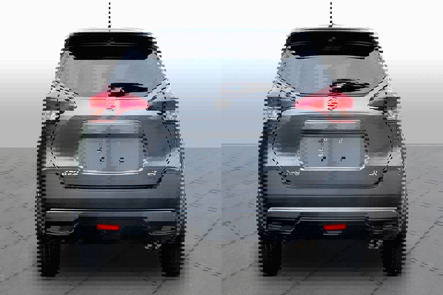 Used 2019 Nissan Kicks SR image 5