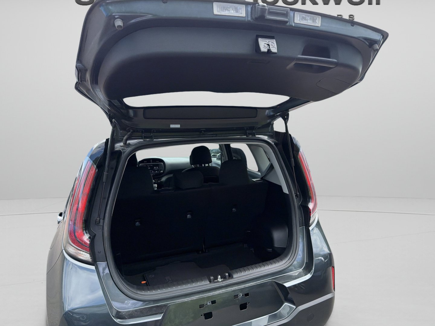 Used 2025 Kia Soul LX w/ LX Technology Package FWD image 9