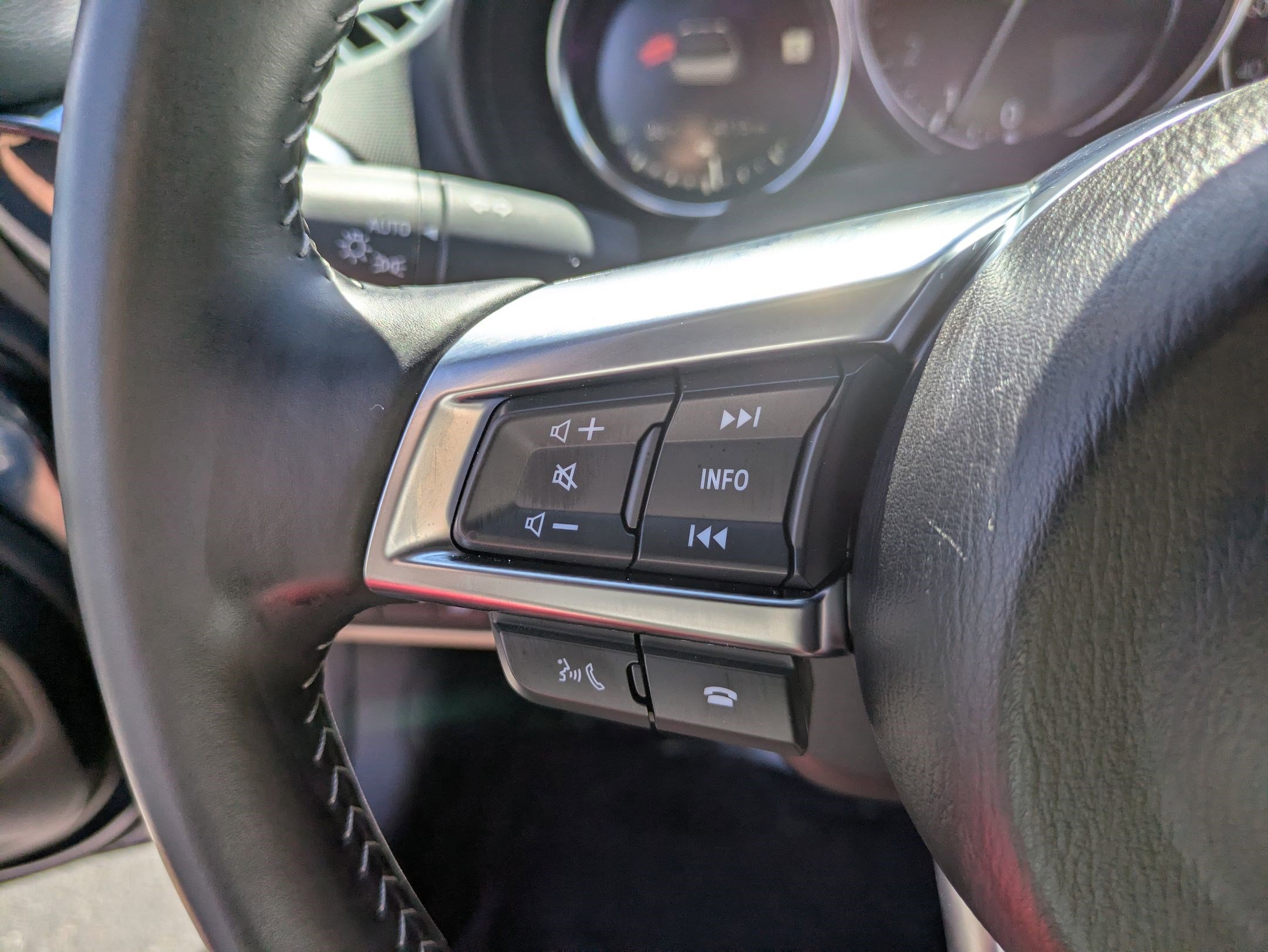 Used 2025 MAZDA MX-5 Miata Grand Touring RWD image 17