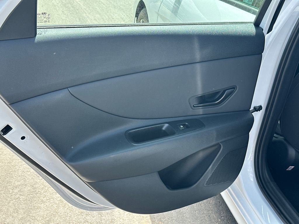 Used 2025 Hyundai Elantra Sport image 21