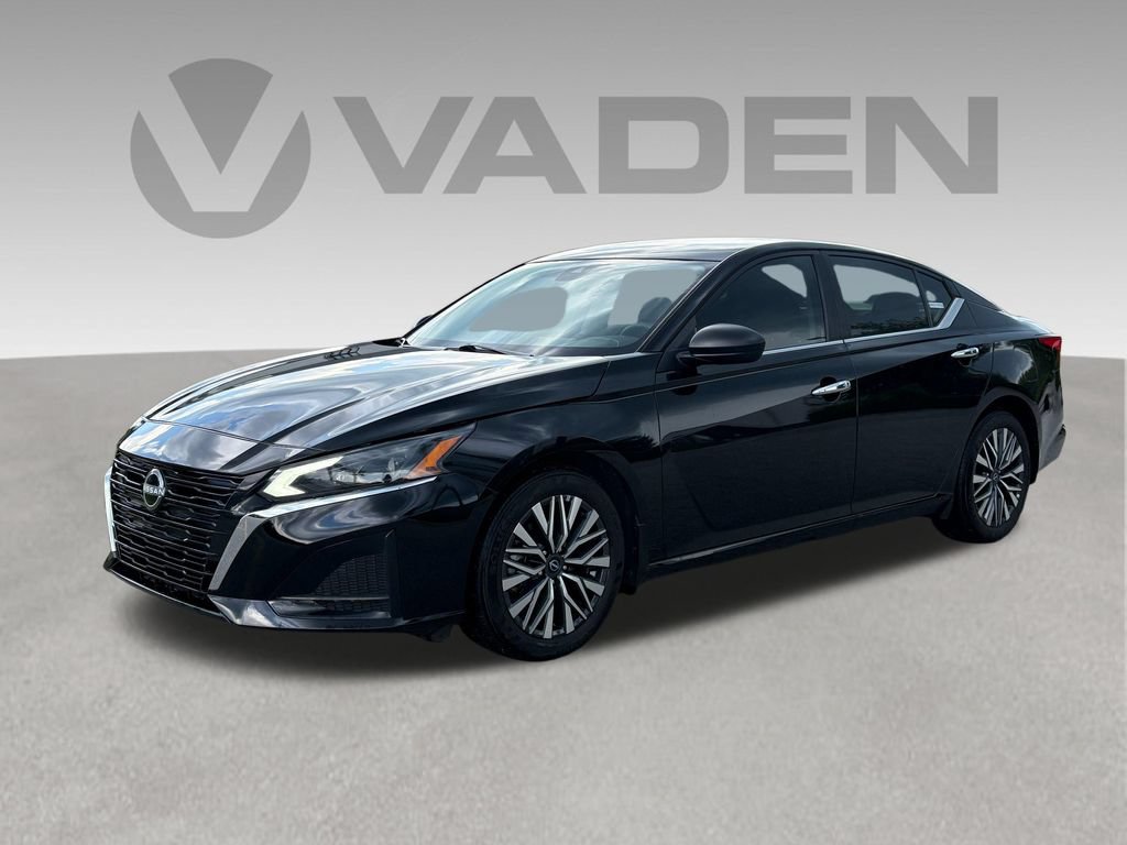 Used 2025 Nissan Altima 2.5 SV