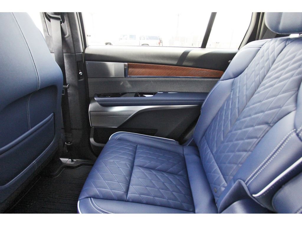 New 2026 Cadillac Vistiq Premium Luxury image 12