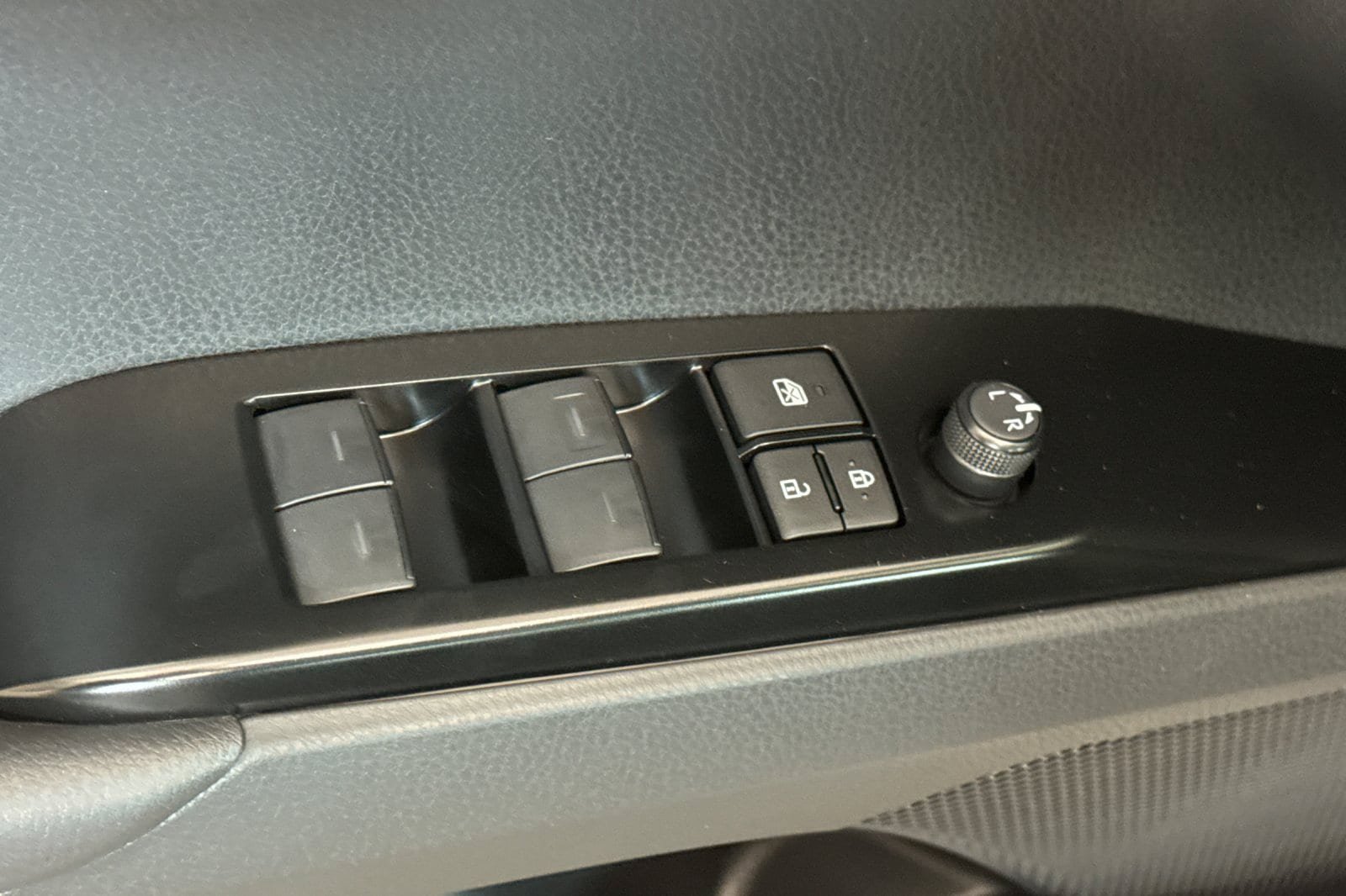 New 2026 Toyota Camry SE FWD image 11