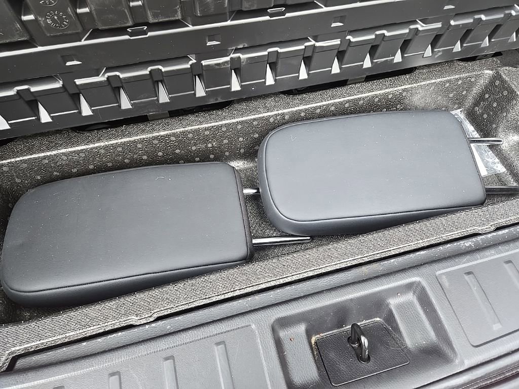 Used 2025 Mitsubishi Outlander SE image 97