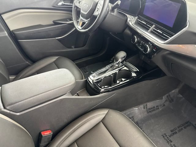 Used 2025 Chevrolet Trax ACTIV w/ Driver Confidence Package FWD image 24