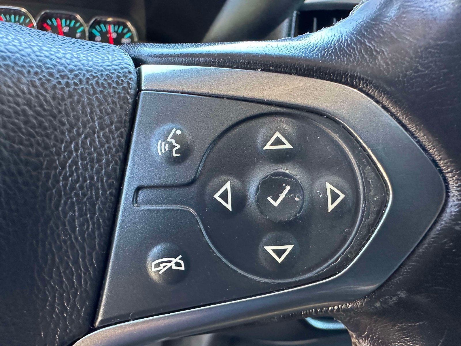 Used 2018 Chevrolet Silverado 1500 LT w/ All Star Edition AWD/4WD image 13