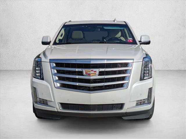 Used 2019 Cadillac Escalade Premium Luxury image 2