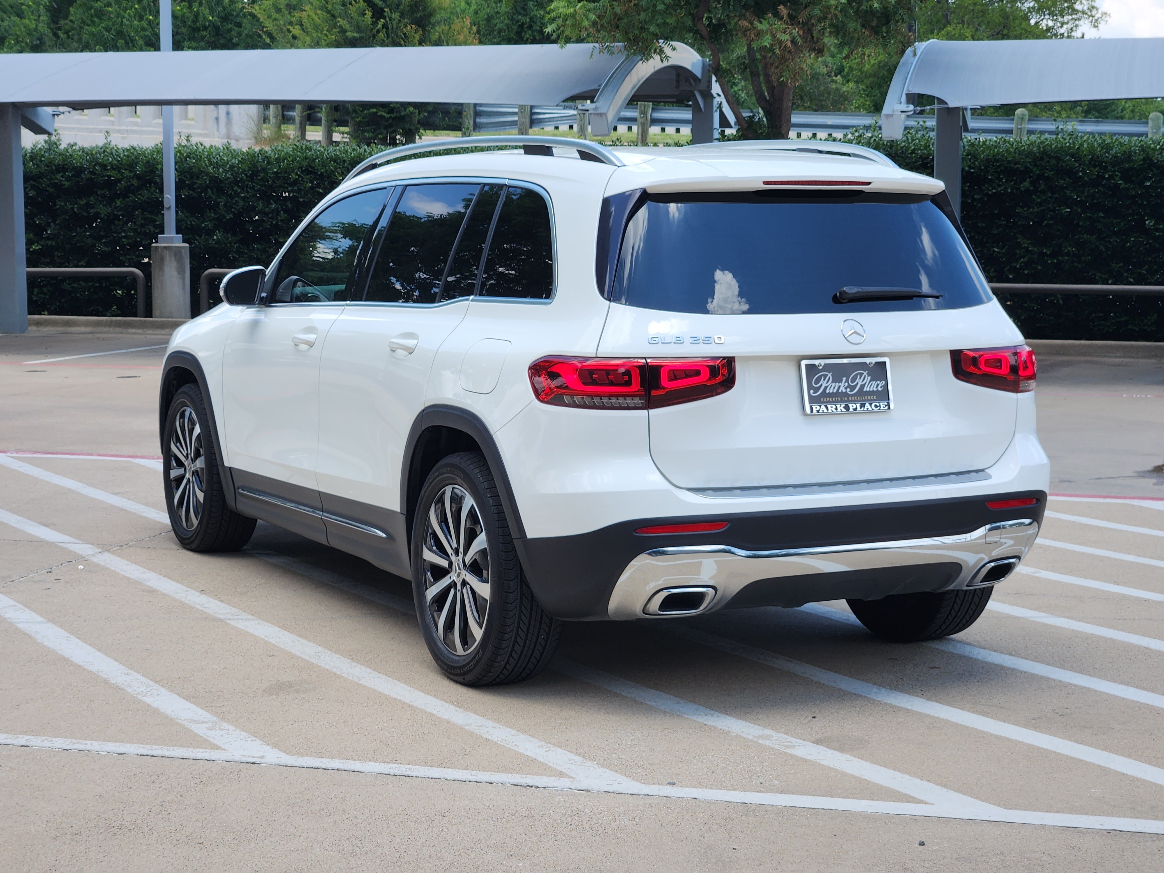 Used 2021 Mercedes-Benz GLB 250 image 4