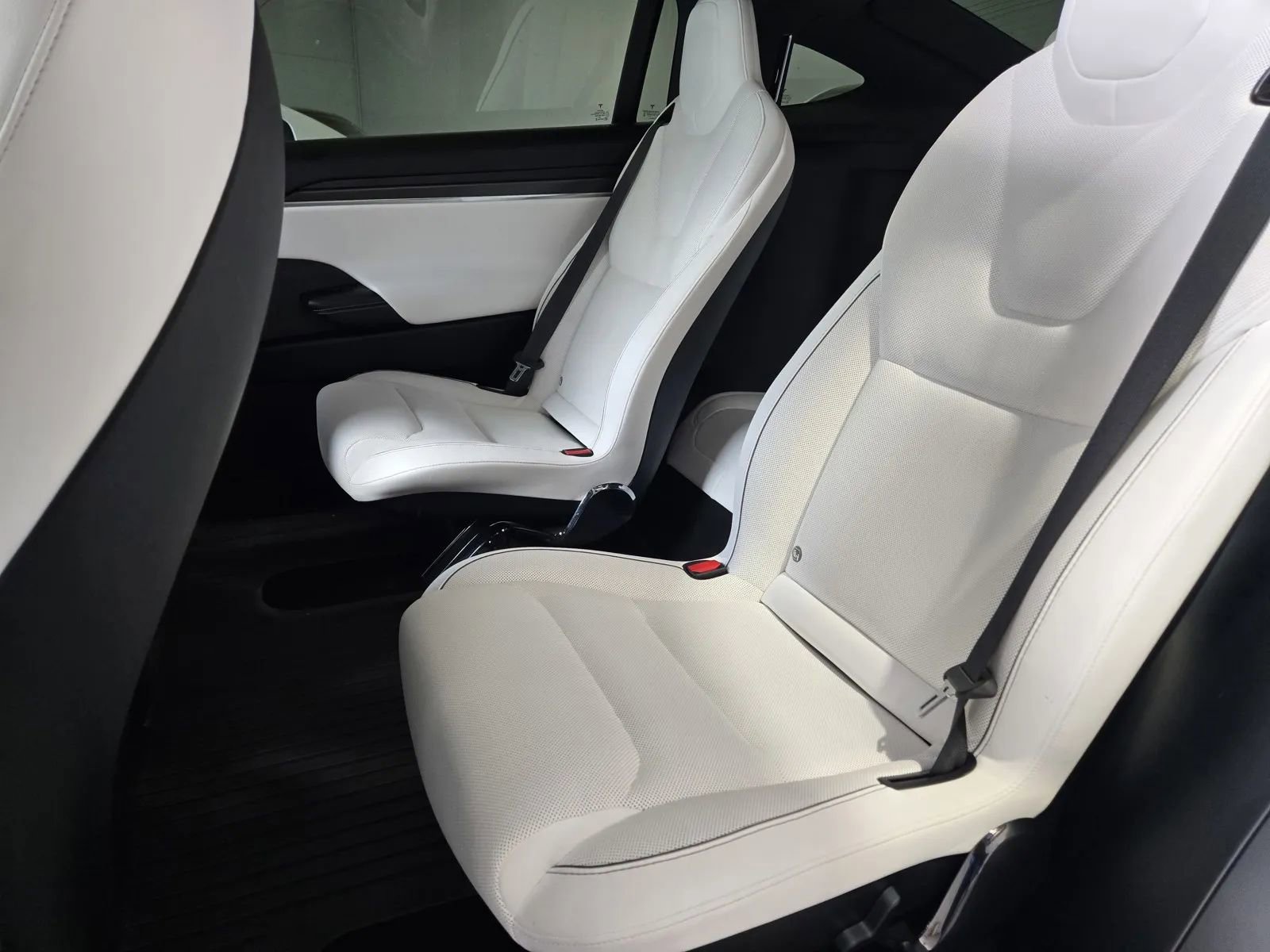 Used 2023 Tesla Model X Plaid image 11