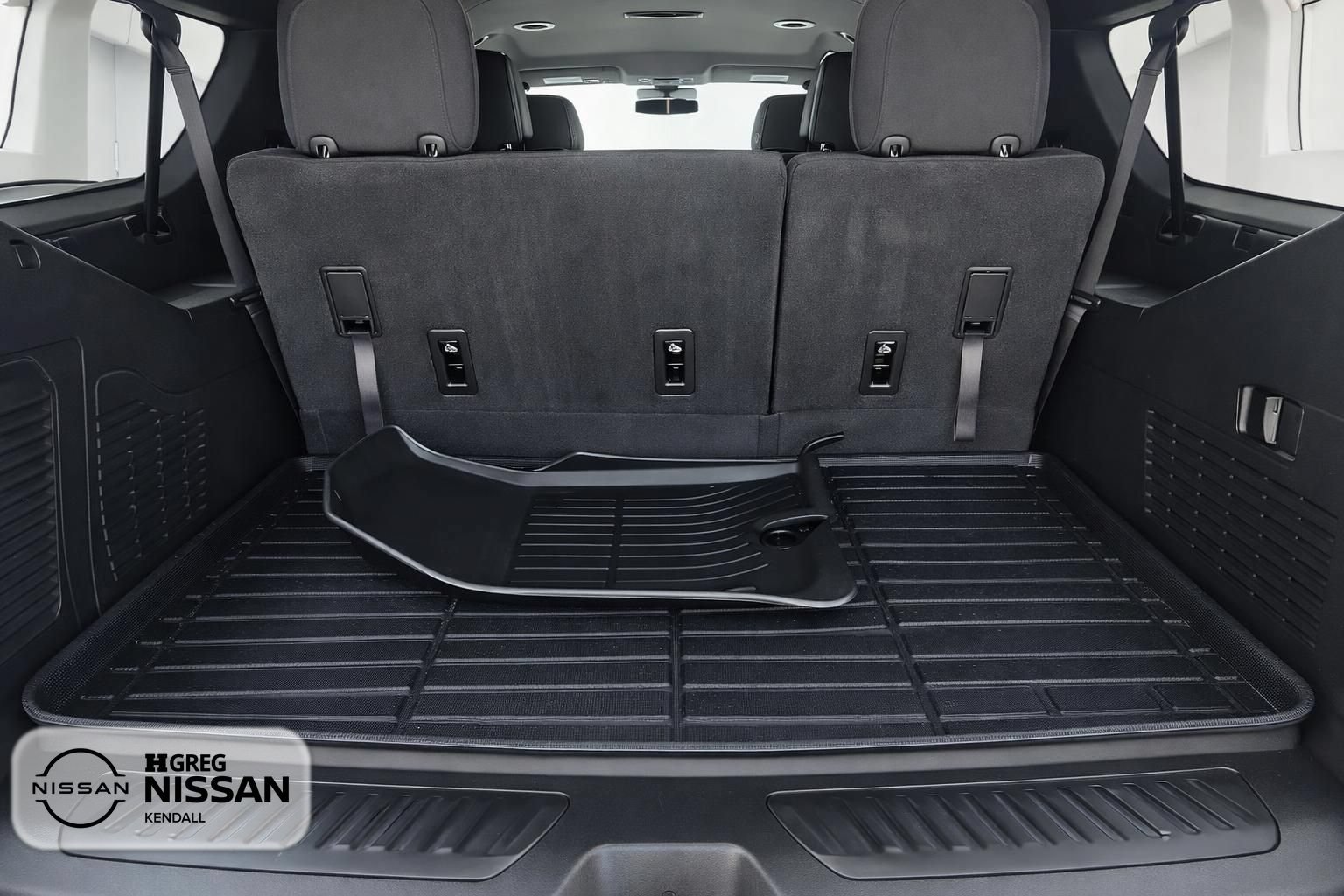 Used 2024 Chevrolet Suburban LS RWD image 14