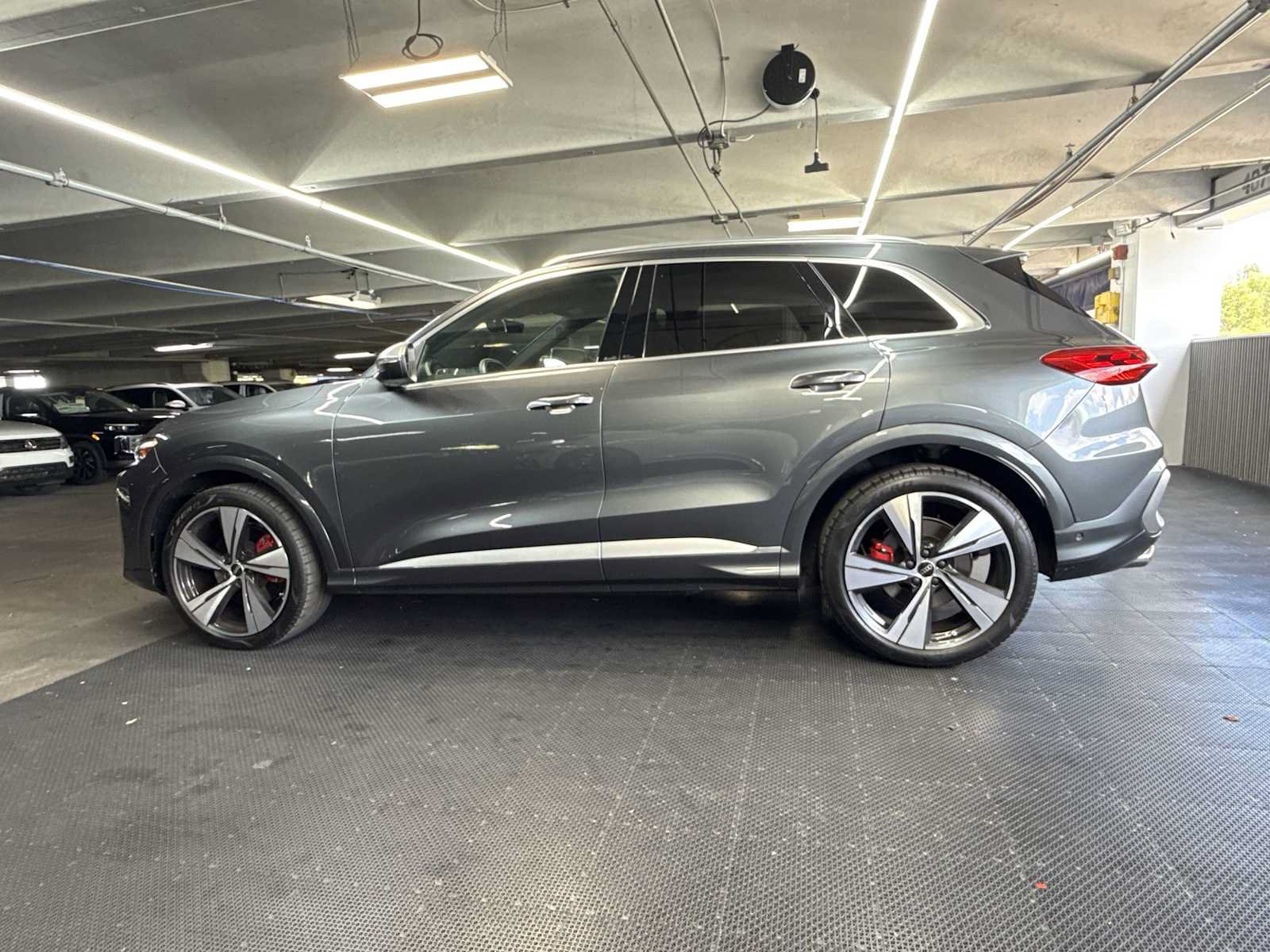 Used 2025 Audi SQ5 Premium Plus AWD/4WD image 5
