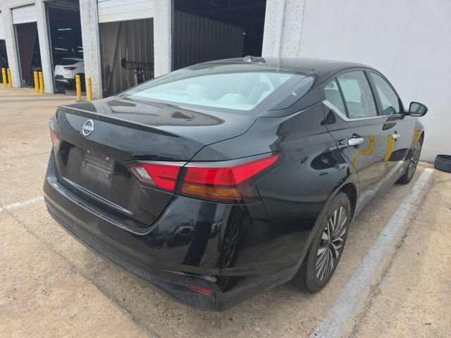 Used 2025 Nissan Altima 2.5 SV FWD image 5