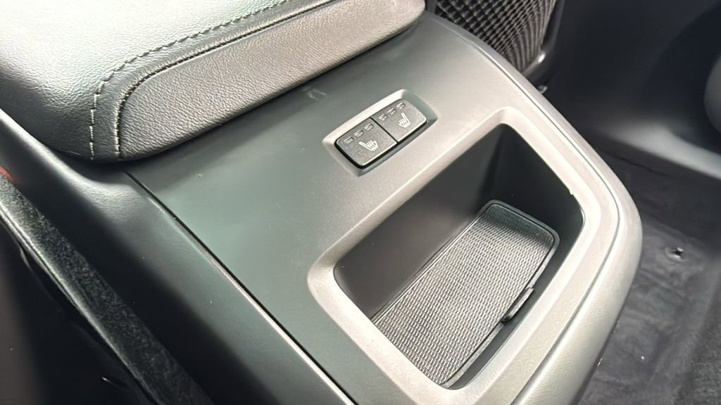 Certified 2025 Volvo XC60 B5 Plus image 25