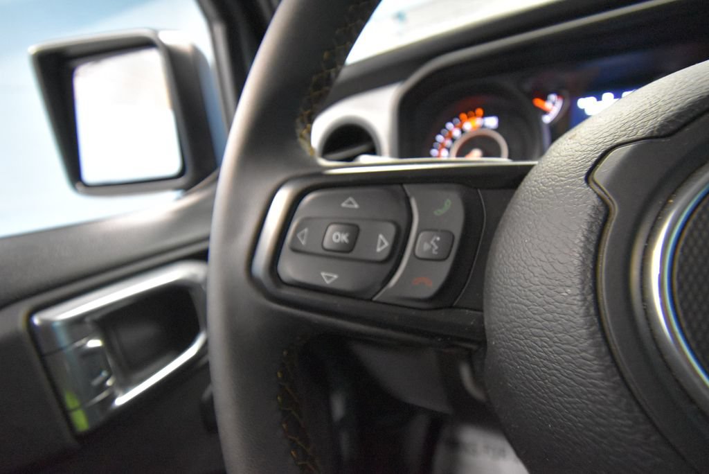 Used 2025 Jeep Wrangler Sport AWD/4WD image 10