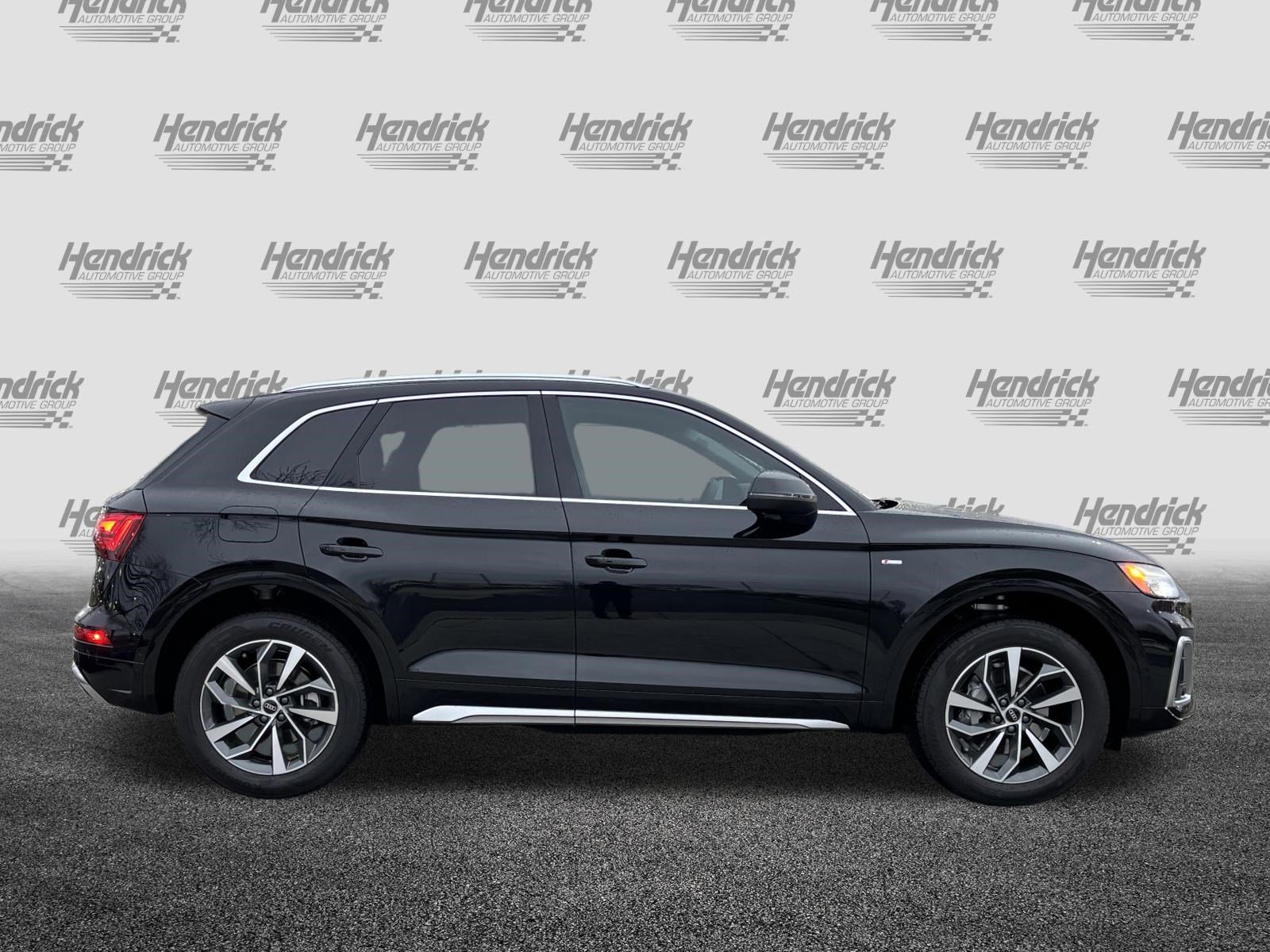 Used 2023 Audi Q5 2.0T Prestige w/ Prestige Package image 11