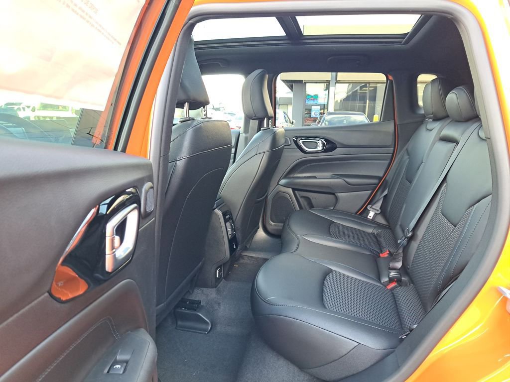 New 2026 Jeep Compass Latitude w/ Sun and Sound Group AWD/4WD image 13