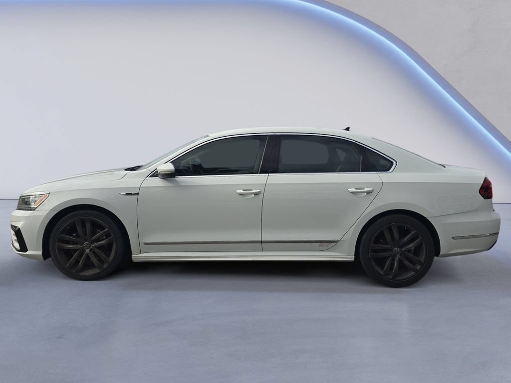 Used 2017 Volkswagen Passat 1.8T R-Line FWD image 3