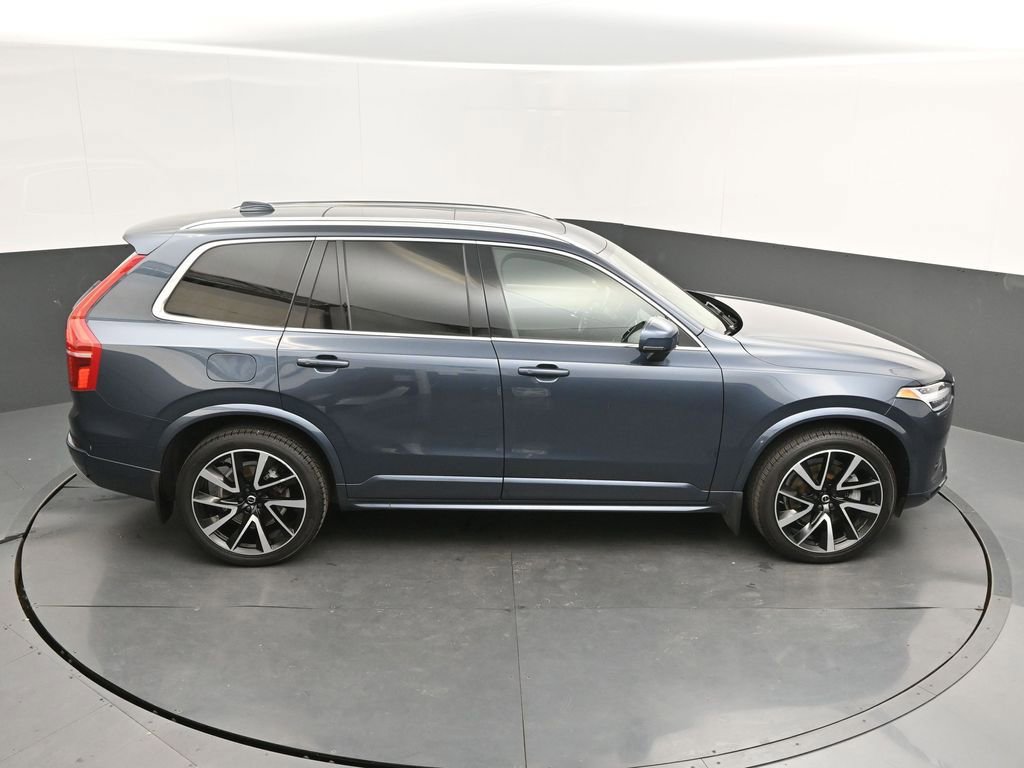 Certified 2022 Volvo XC90 T6 Momentum image 28