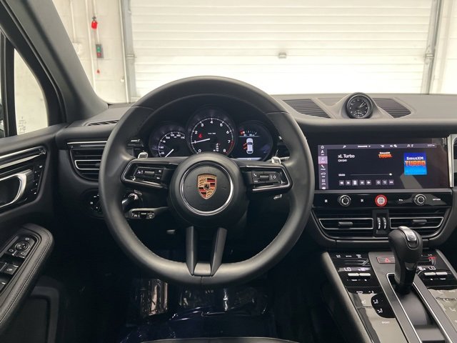 Used 2025 Porsche Macan T image 36