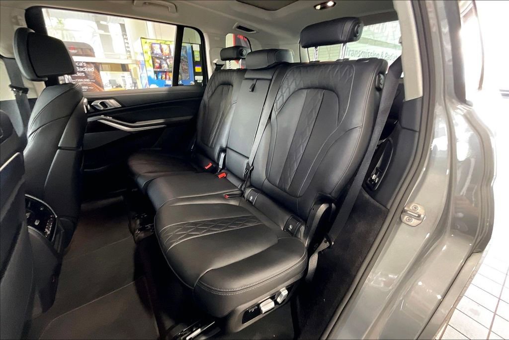 Used 2026 BMW X7 xDrive40i AWD/4WD image 14