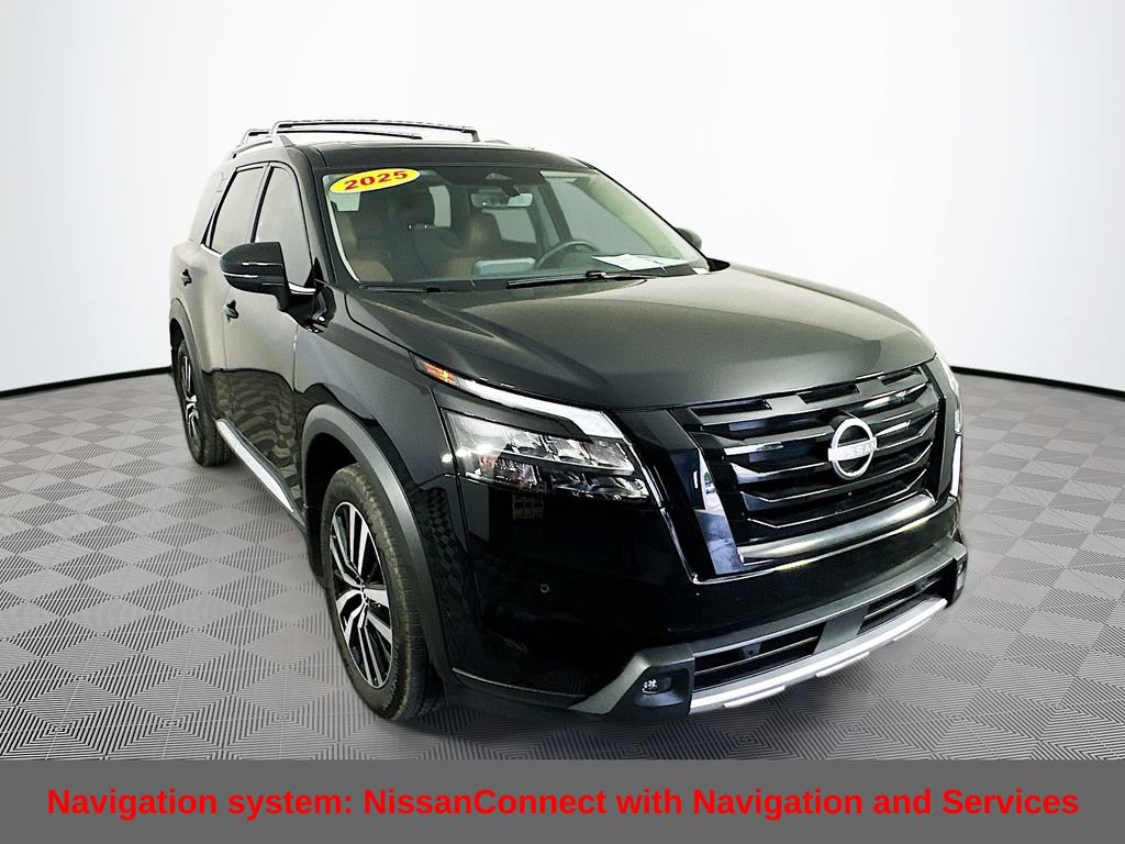 Certified 2025 Nissan Pathfinder Platinum w/ Black Appearance Package AWD/4WD video 3
