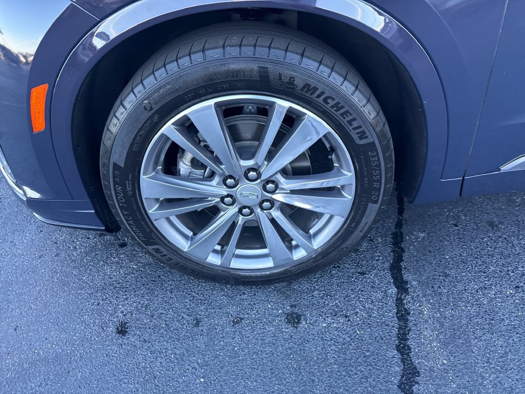 Used 2025 Cadillac XT6 Premium Luxury FWD image 41