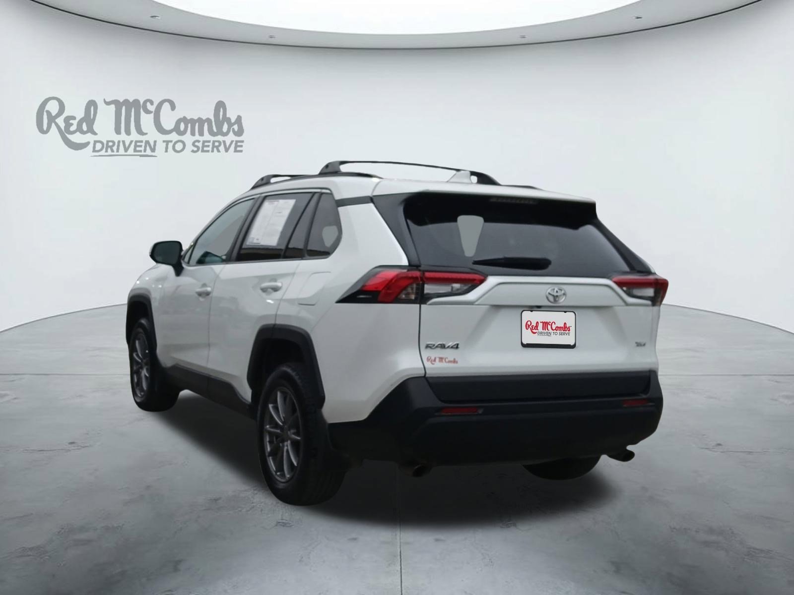 Used 2023 Toyota RAV4 XLE Premium image 3
