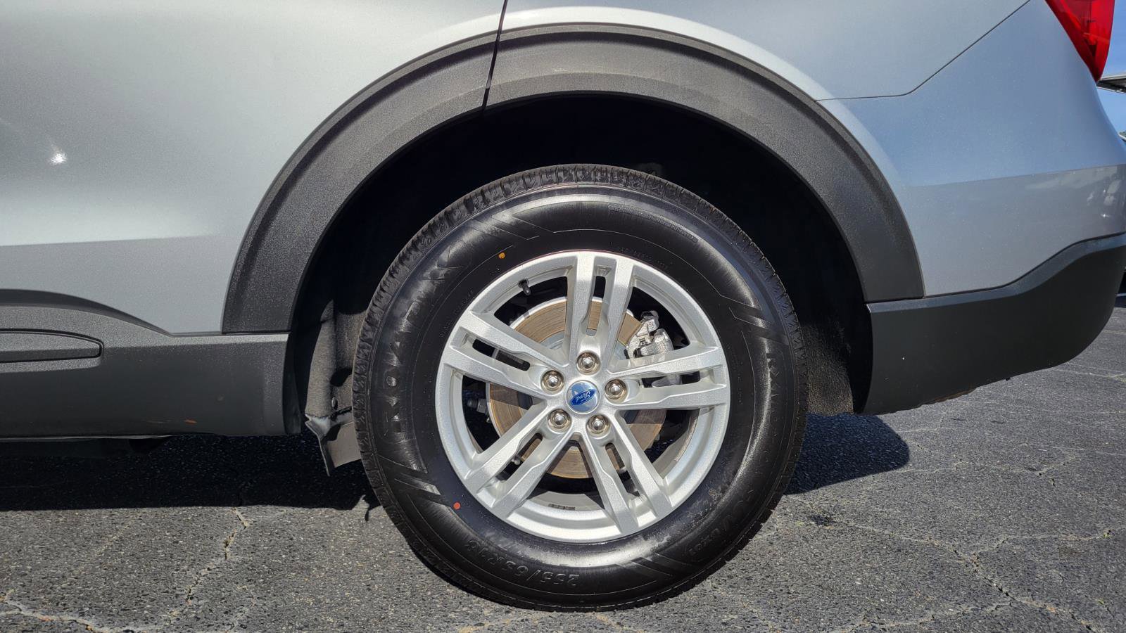 Used 2022 Ford Explorer Base image 12