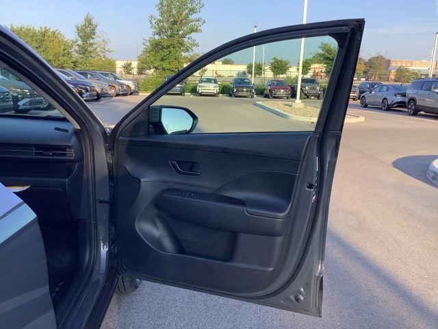 Certified 2026 Hyundai Kona SE image 32