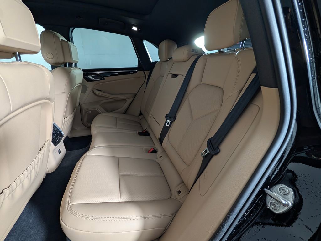 Certified 2025 Porsche Macan S image 24