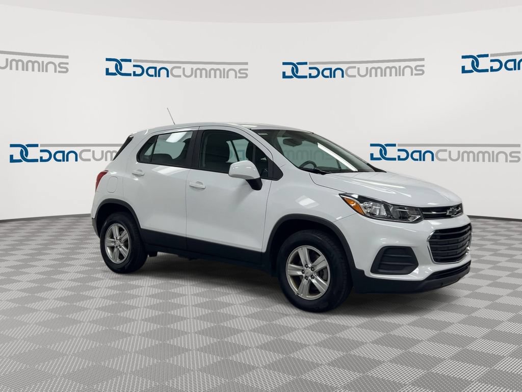 Used 2020 Chevrolet Trax LS AWD/4WD image 2