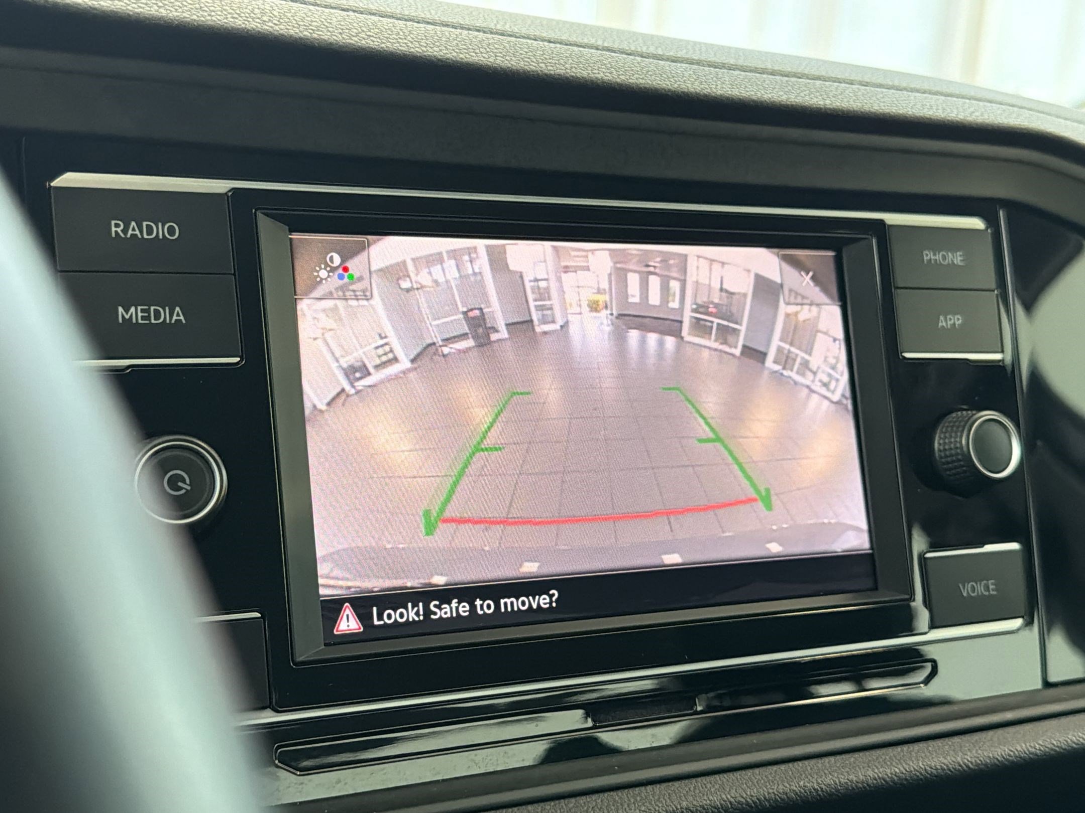 Used 2023 Volkswagen Jetta SE image 23