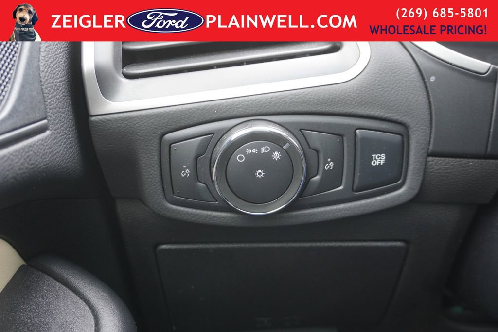 Used 2021 Ford Edge SE image 26
