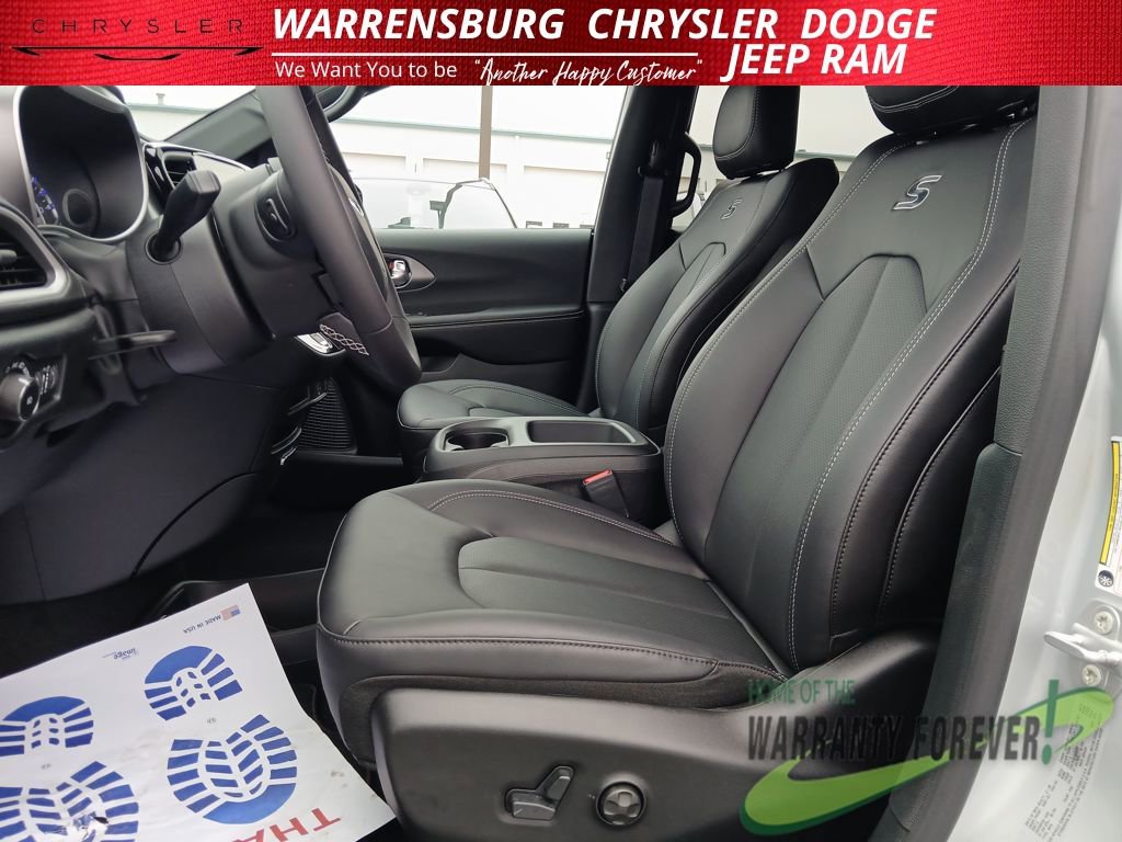New 2026 Chrysler Pacifica Select AWD/4WD image 12